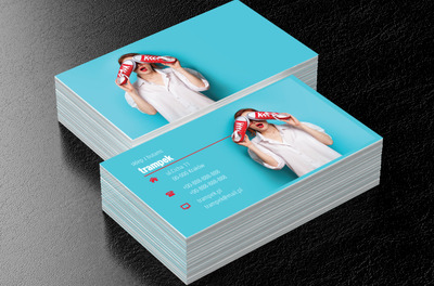 Kobieta z trampkami, Sprzedaż, Obuwie - Wizytówki Netprint