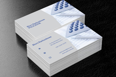 Zdjęcie z kalkulatorem, Finanse i ubezpieczenia, Biuro rachunkowe - Wizytówki Netprint