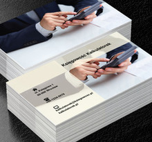 Mężczyzna z kalkulatorem, Usługi biurowe, Księgowość - Wizytówki Netprint