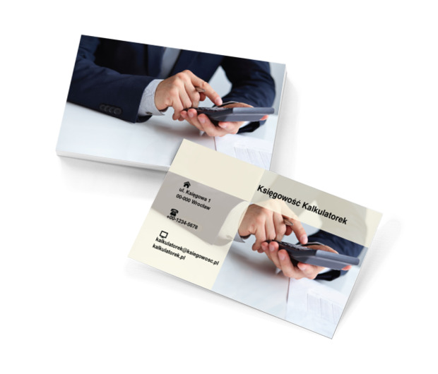 Mężczyzna z kalkulatorem, Usługi biurowe, Księgowość - Wizytówki Netprint szablony online