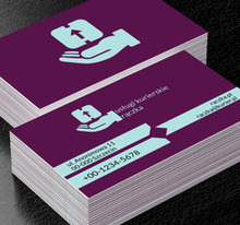 Dłoń trzymająca paczkę, Transport, Usługi kurierskie - Wizytówki Netprint